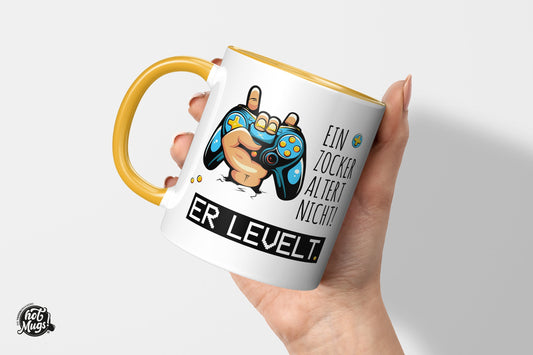 Ein Zocker alter nicht! Er levelt. - Die Tassendruckerei - Hotmugs.de